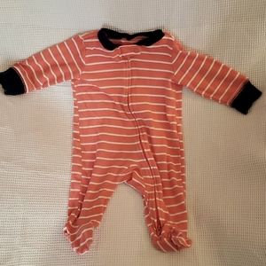 ⭐️ cute baby boys (or girls) Carter's sleeper pjs size 0-3 months